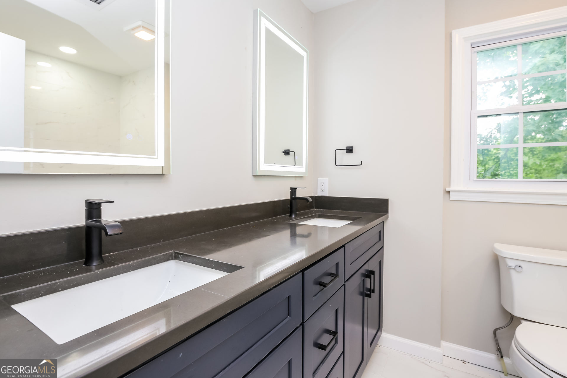 INDIAN HILLS - Residential Lease
