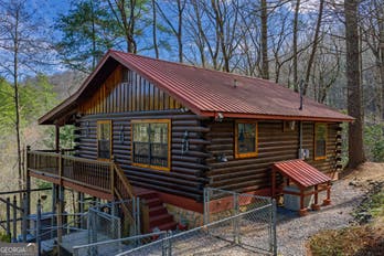 Single Family Residence at 216 Pig TRL