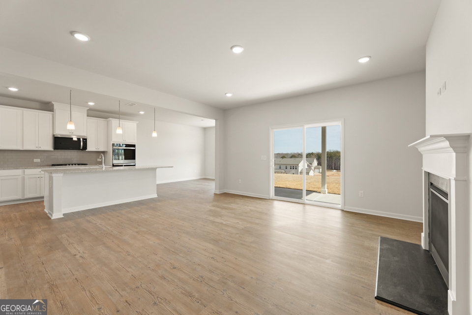 4080 Trimrose CT 153