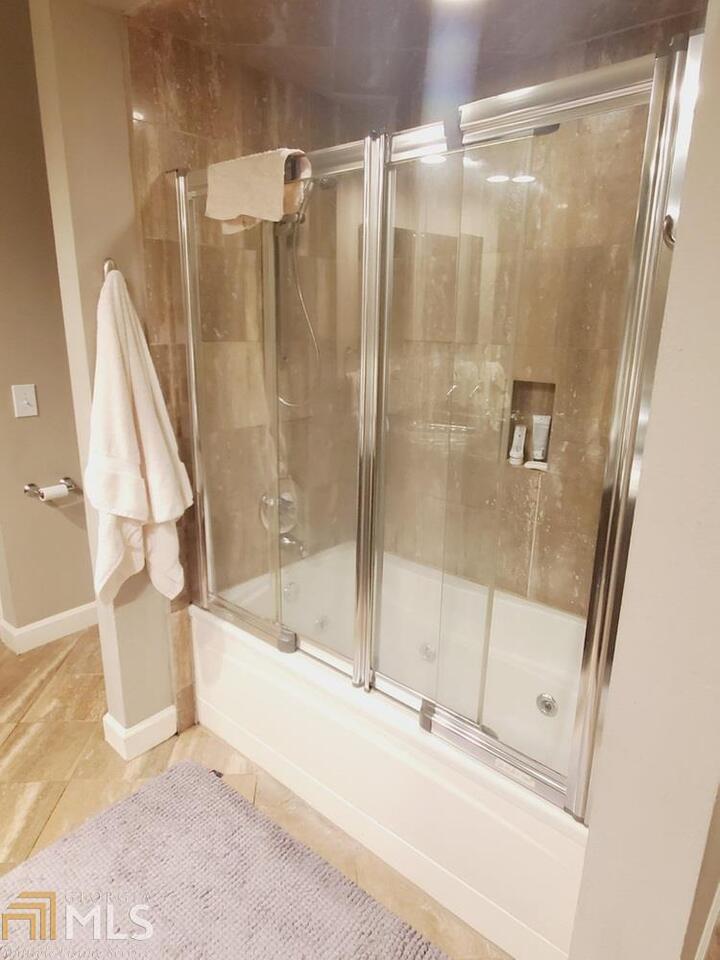 Peachtree Place - Residential Lease