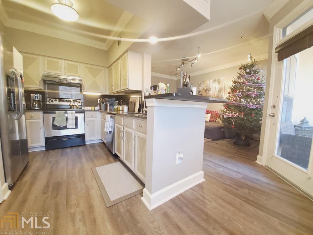 Peachtree Place - Residential Lease