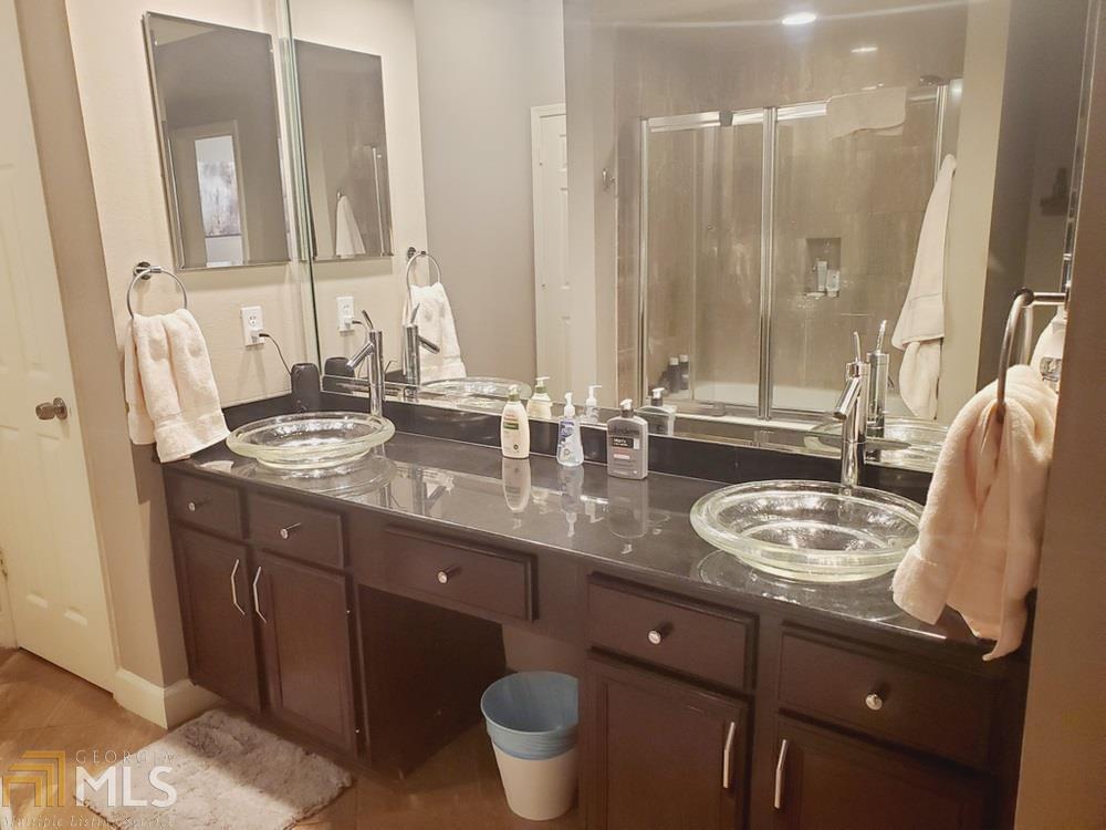 Peachtree Place - Residential Lease