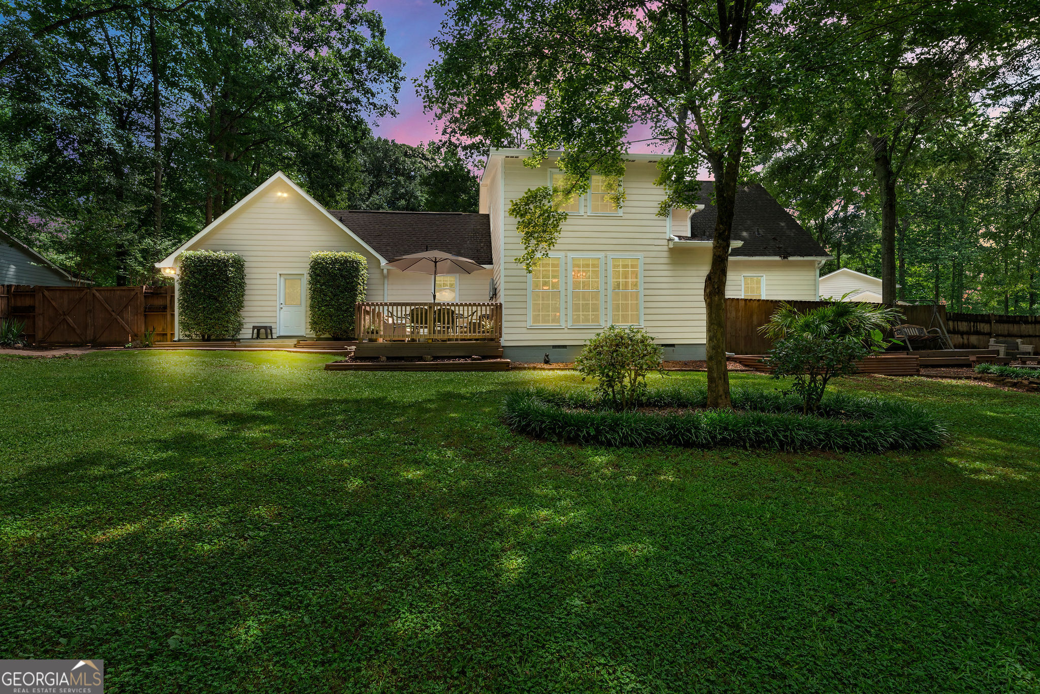 Newnan, Georgia 30265, United States, 5 Bedrooms Bedrooms, ,3 BathroomsBathrooms,Residential,Active,164632