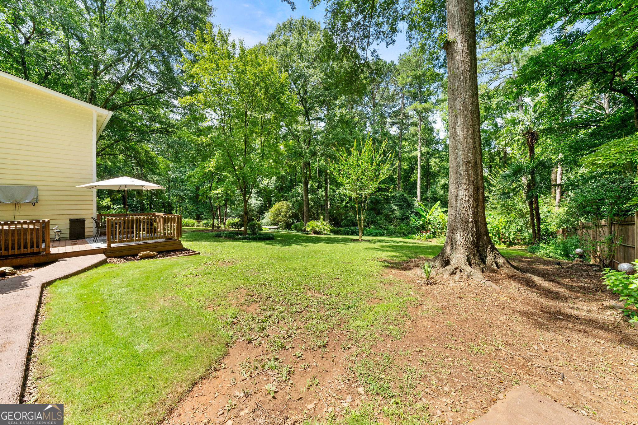 Newnan, Georgia 30265, United States, 5 Bedrooms Bedrooms, ,3 BathroomsBathrooms,Residential,Active,164632