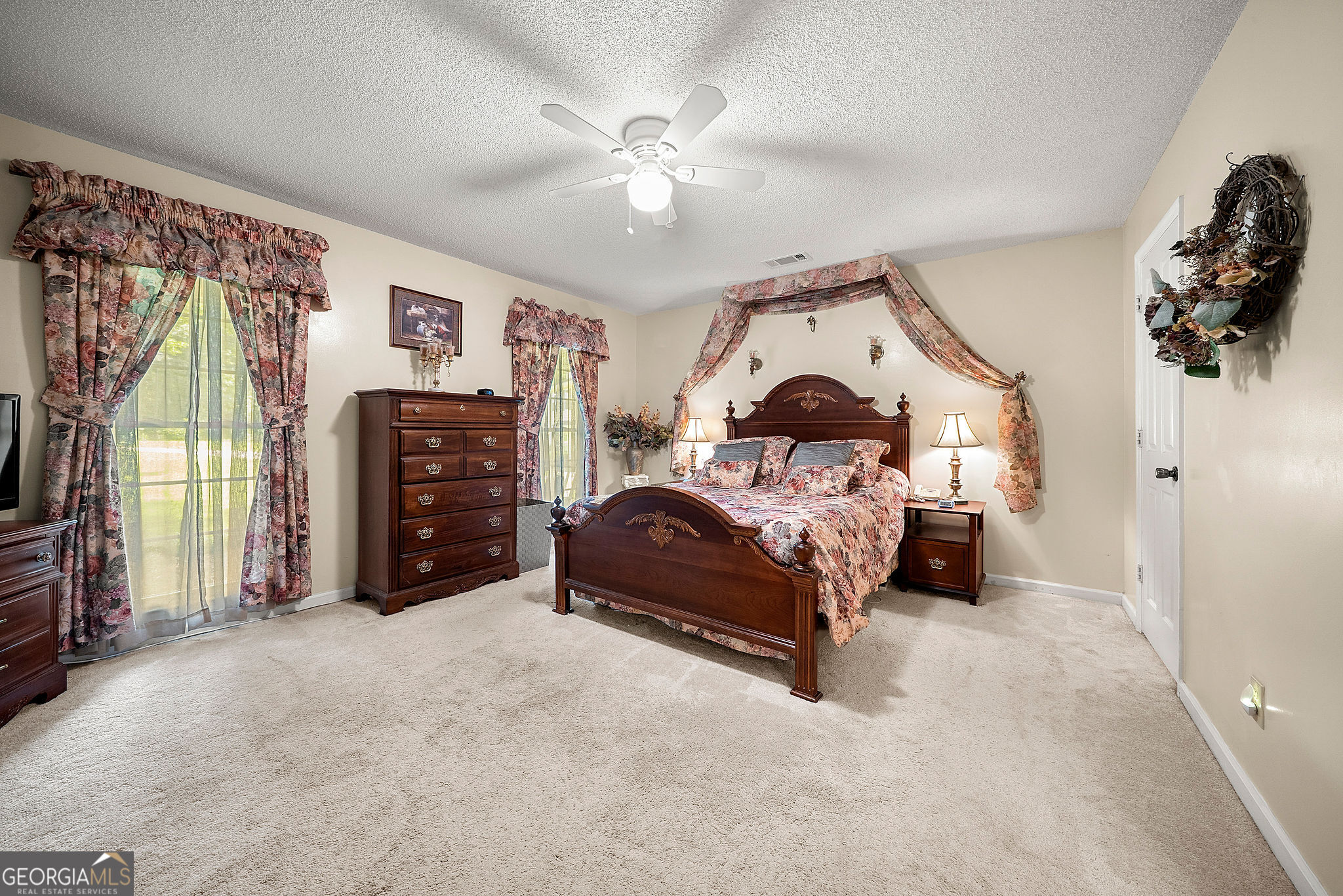 Newnan, Georgia 30265, United States, 5 Bedrooms Bedrooms, ,3 BathroomsBathrooms,Residential,Active,164632