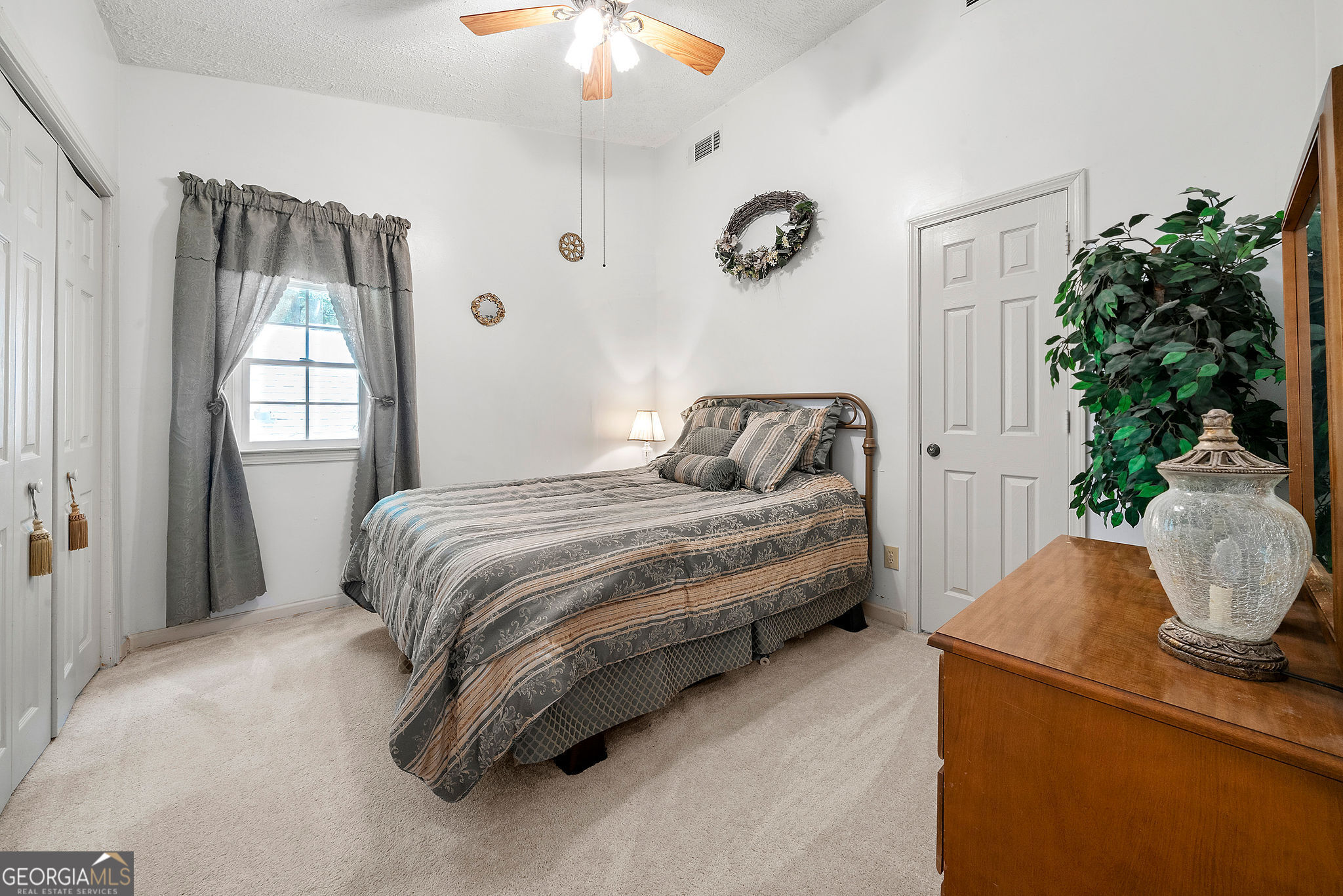 Newnan, Georgia 30265, United States, 5 Bedrooms Bedrooms, ,3 BathroomsBathrooms,Residential,Active,164632