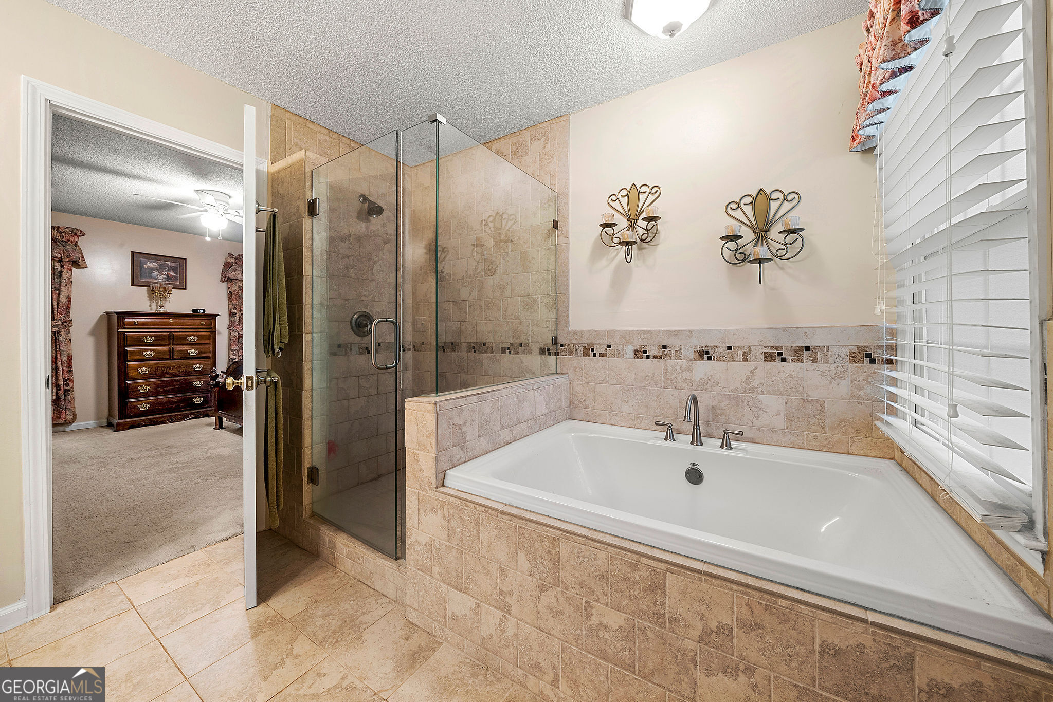 Newnan, Georgia 30265, United States, 5 Bedrooms Bedrooms, ,3 BathroomsBathrooms,Residential,Active,164632