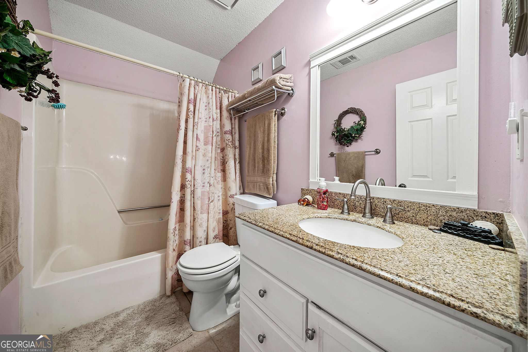 Newnan, Georgia 30265, United States, 5 Bedrooms Bedrooms, ,3 BathroomsBathrooms,Residential,Active,164632