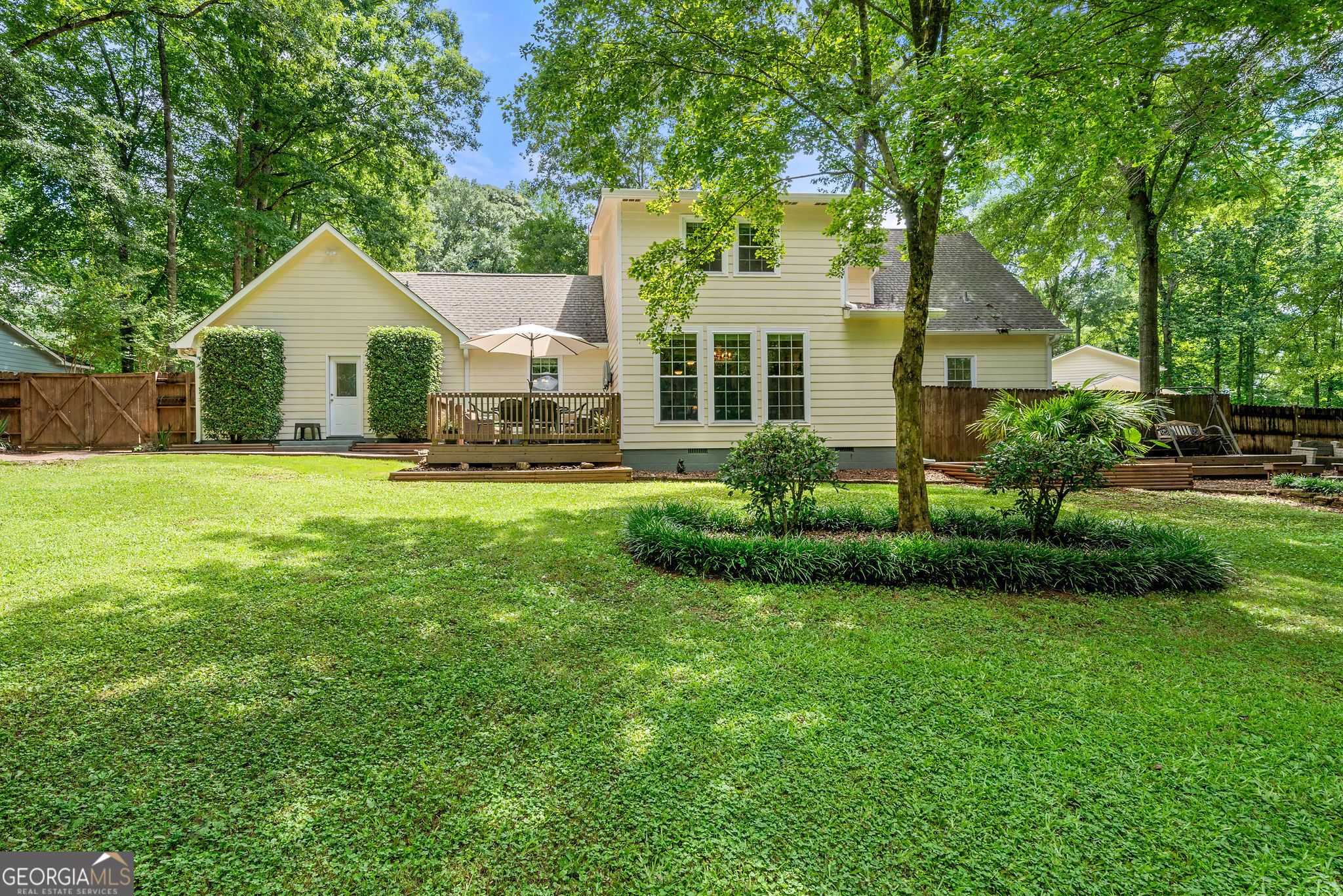 Newnan, Georgia 30265, United States, 5 Bedrooms Bedrooms, ,3 BathroomsBathrooms,Residential,Active,164632