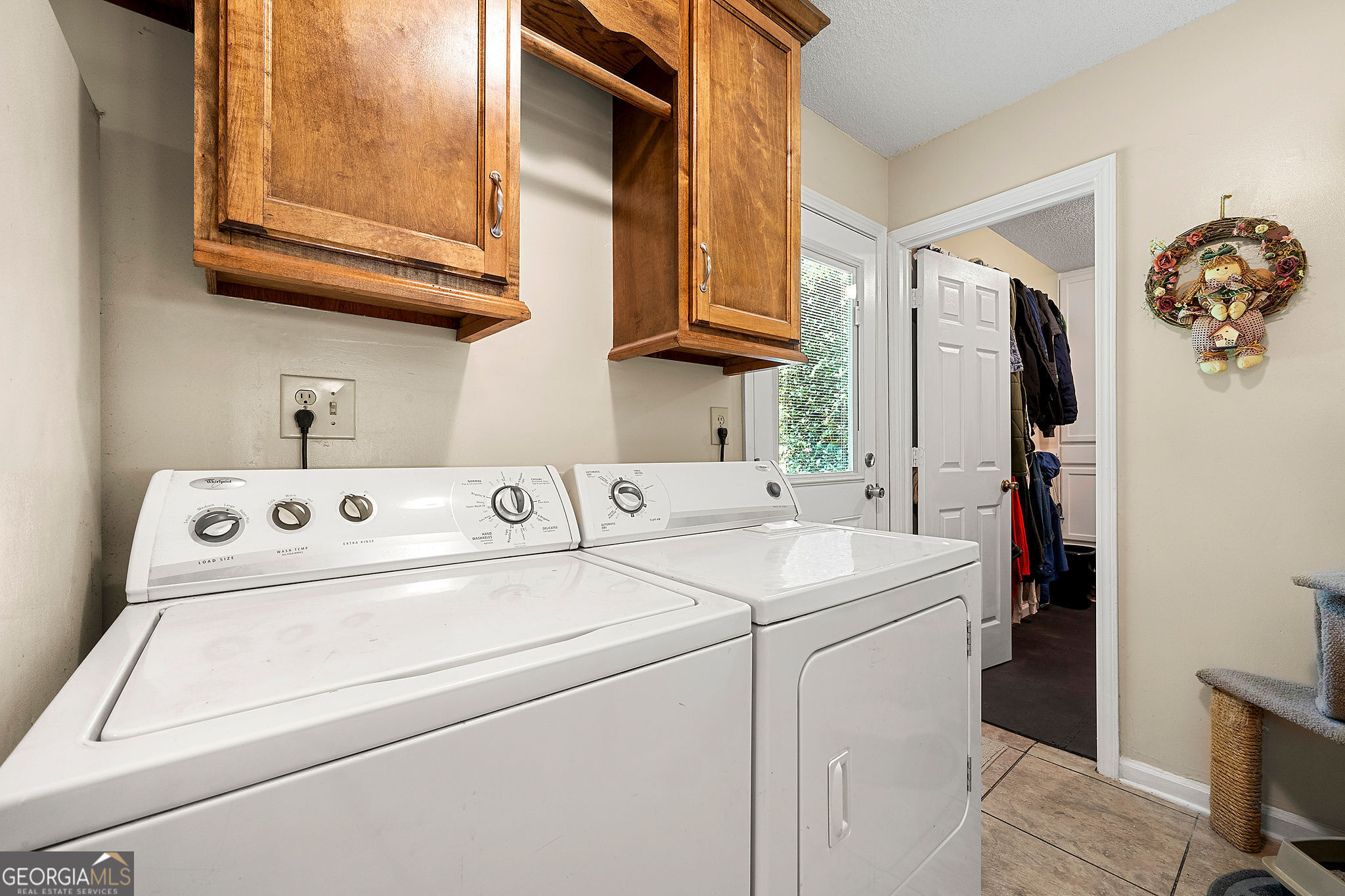 Newnan, Georgia 30265, United States, 5 Bedrooms Bedrooms, ,3 BathroomsBathrooms,Residential,Active,164632