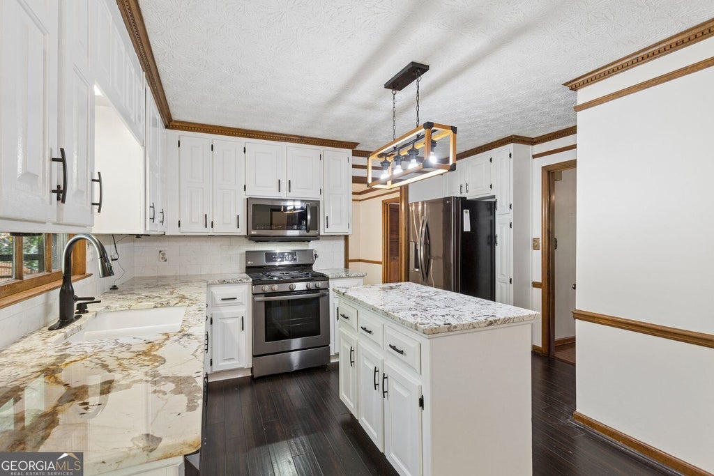 Photo of 10870 Shallowford Road, Roswell, GA 30075 (MLS # 10881085)