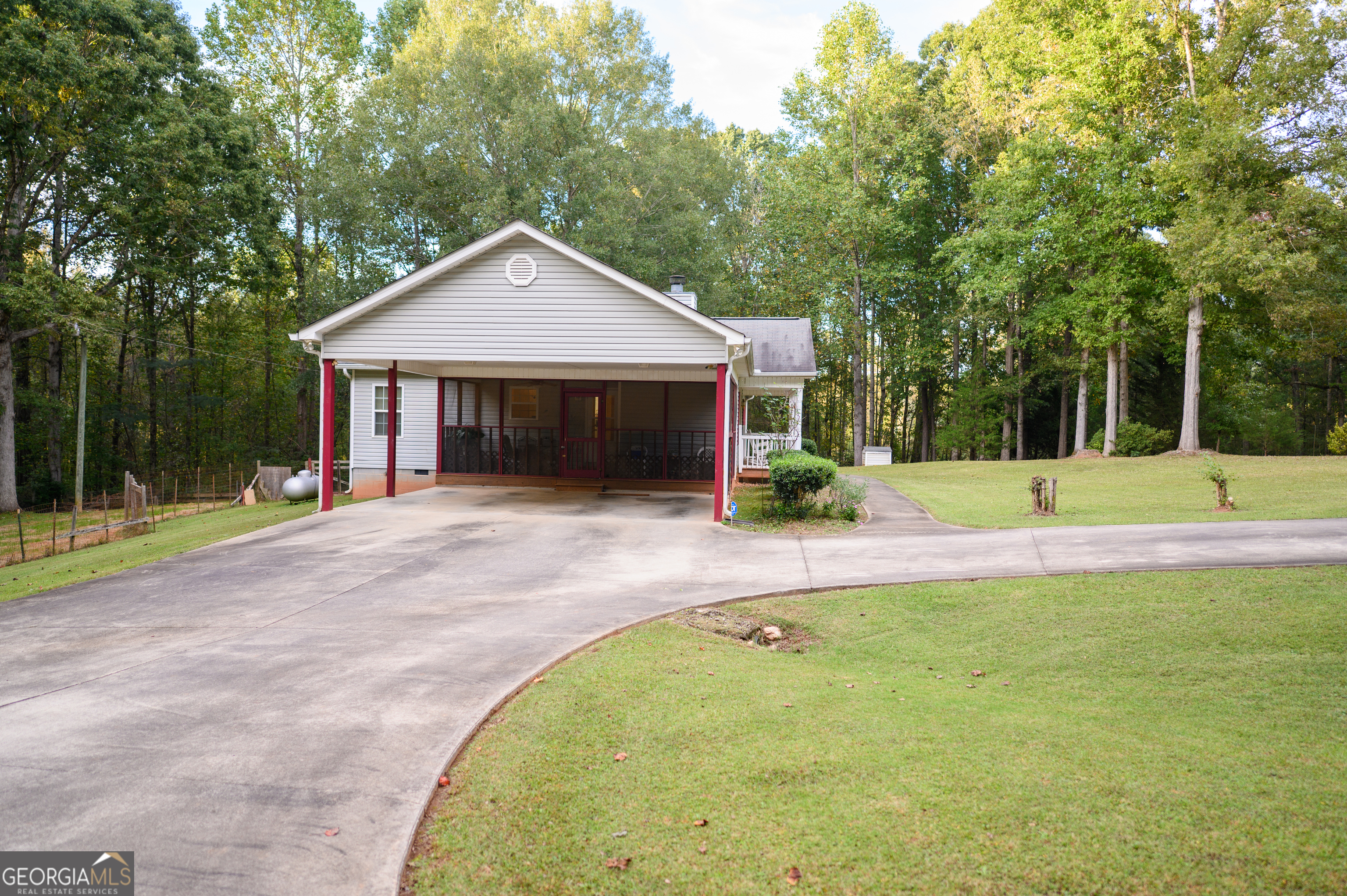 1581 Highway 77 HWY S