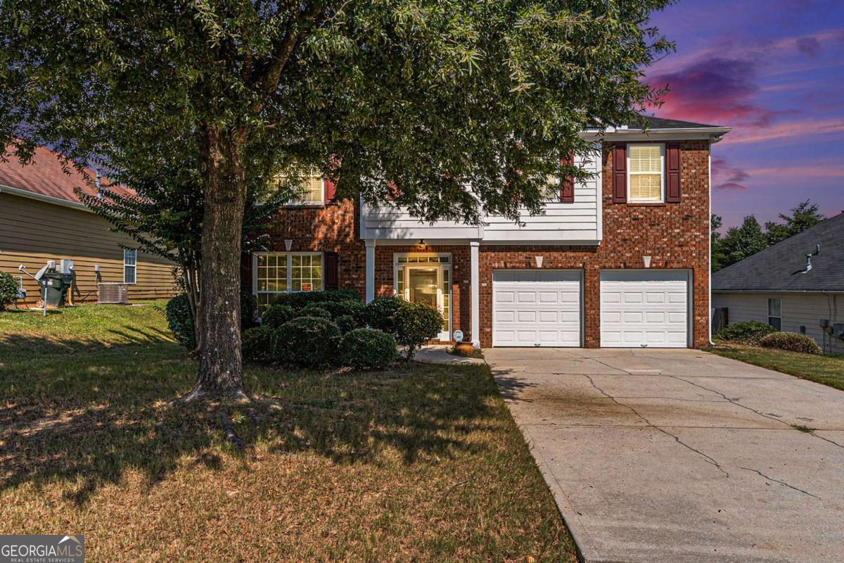 3184 Elmwood CT