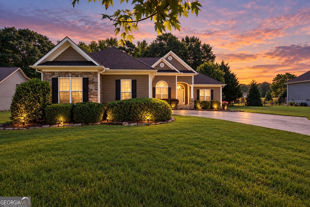 Photo of 1004 Maddox Court, Griffin, GA 30224 (MLS # 10850346)