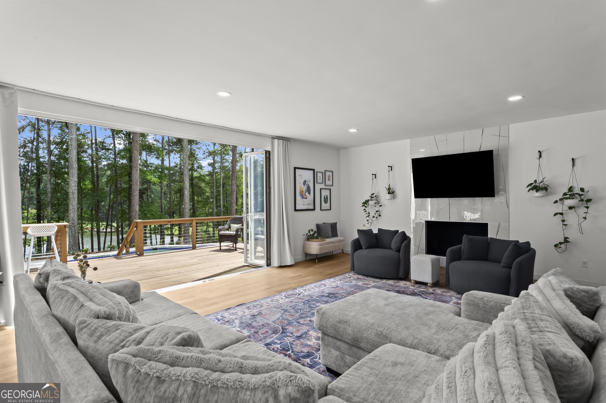 1673 Clearview DR NW