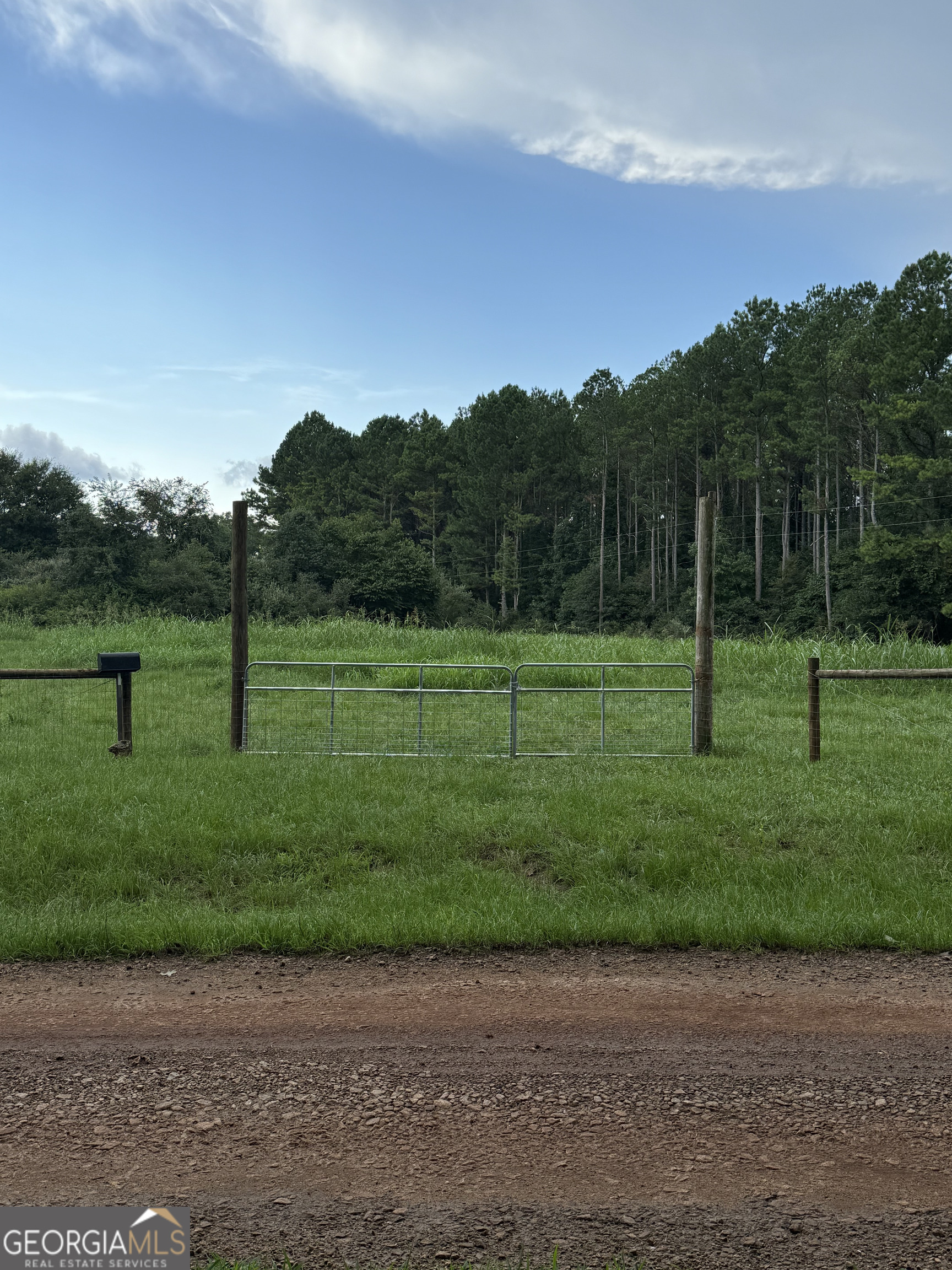 1711 Harber Rd, Carnesville, GA - 17 Acres of Peaceful Country Living Discover the charm and opportunity of 1711 Harber Road-set on 17 beautiful acres in the rolling countryside of Franklin County. This versatile property offers the perfect blend of open pasture, wooded areas, and privacy, making it ideal for a homestead, hobby farm, or weekend retreat. Whether you're dreaming of raising livestock, starting a garden, or simply enjoying wide-open space, this property is ready to accommodate your vision. With generous road frontage and no HOA restrictions, you're free to make it your own. The setting is peaceful yet convenient-just minutes from I-85 and an easy drive to Athens, Commerce, and Lake Hartwell. Bring your plans, your animals, or your imagination-this 17-acre tract is full of promise. Property Highlights: 17 acres with a mix of pasture and woods Perfect for farming, recreation, or building your dream home Great road frontage and easy access to nearby towns No HOA or restrictions A rare find in a growing rural area Don't miss your chance to own a piece of North Georgia countryside. Call today to schedule a showing of 1711 Harber Rd!
