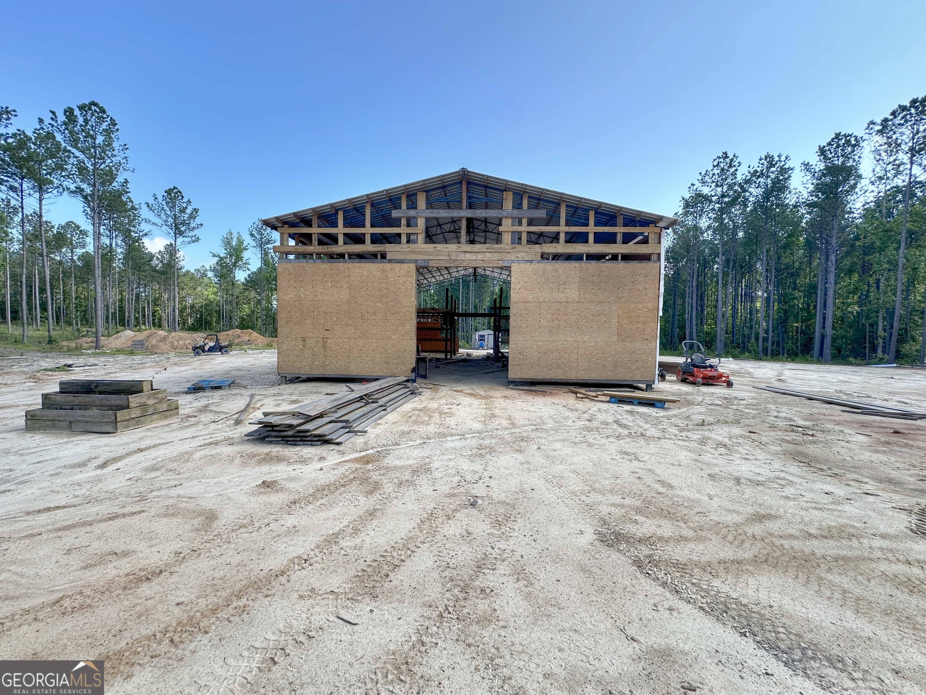 Beautiful land, just over 76 acres with several homesites. Appox 20+- acres of pines, tons of white oaks, 3 creeks, pond site, and the property has views to a beautiful rock quarry (NO Access, quarry is on adjacent property). Other features include a huge pole barn being constructed, several road systems, lots of wildlife including deer and turkey and tons of beautiful crystals found throughout the land. Call today for an appointment.