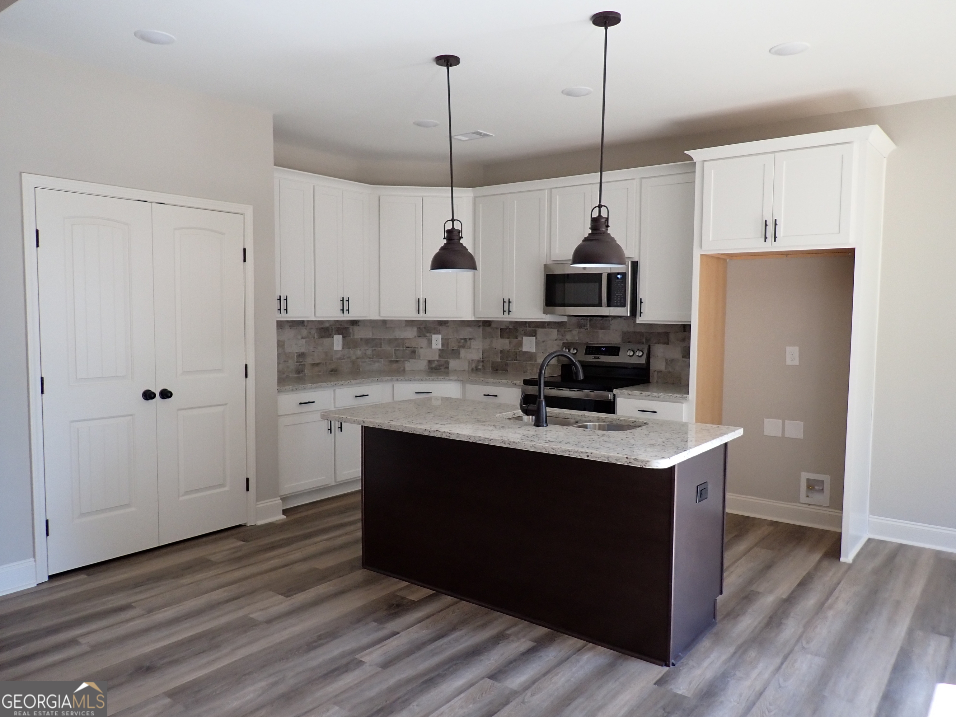 280 Camden Loop