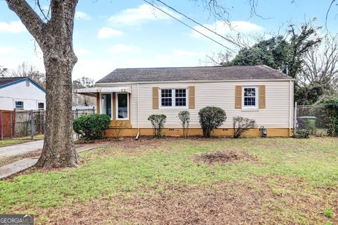 Photo of 2630 Loghaven Drive NW, Atlanta, GA 30318 (MLS # 10704514)