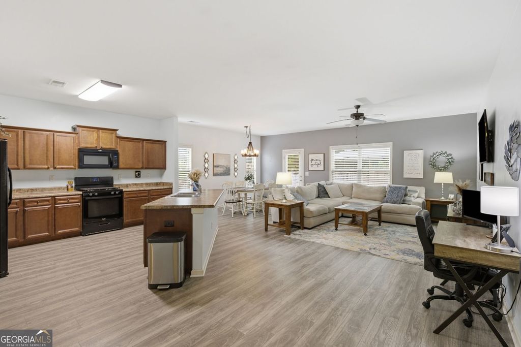 Photo of 1048 Sutherland Drive, Winder, GA 30680 (MLS # 10782691)