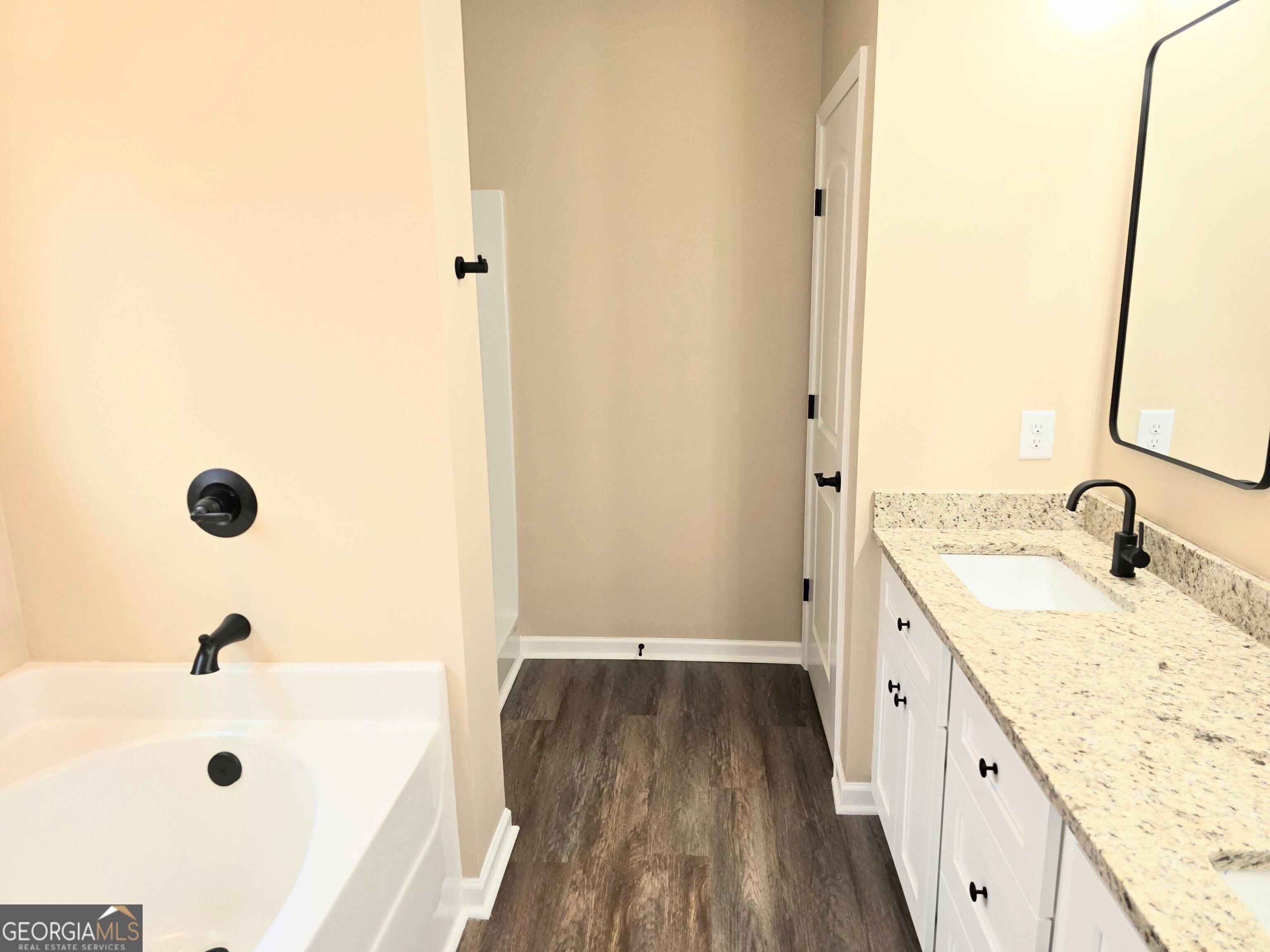 292 Ella CT