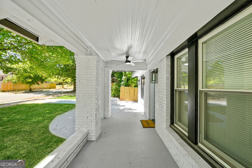 Photo of 1023 Byron Drive SW, Atlanta, GA 30310 (MLS # 10762307)