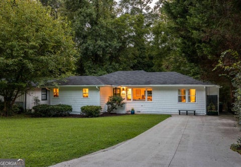 Photo of 865 Stokeswood Avenue SE, Atlanta, GA 30316 (MLS # 10852090)