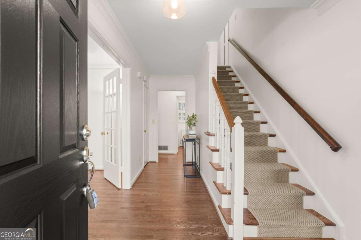 1098 Princeton WALK NE