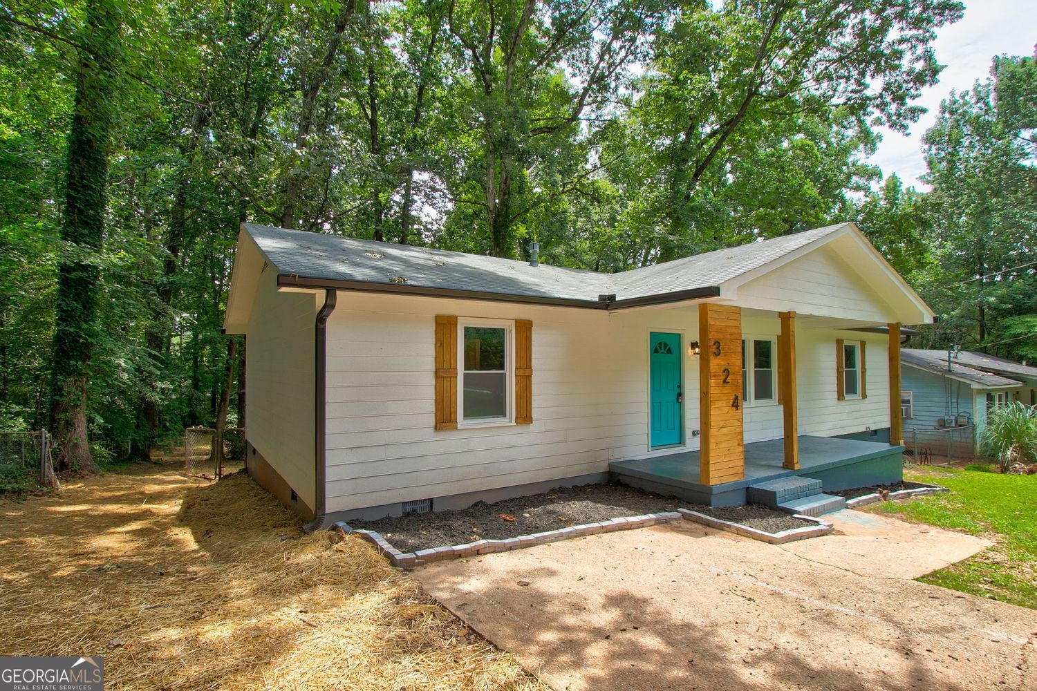 324 Laurel LN