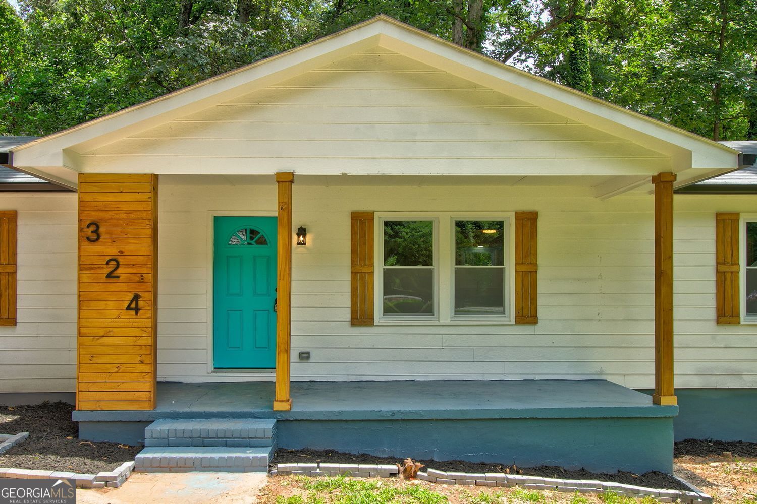 324 Laurel LN