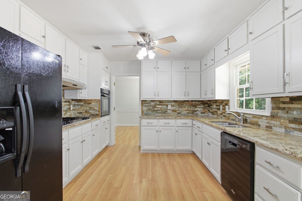 Photo of 3662 Sweet Briar Lane SE, Conyers, GA 30094 (MLS # 10846008)