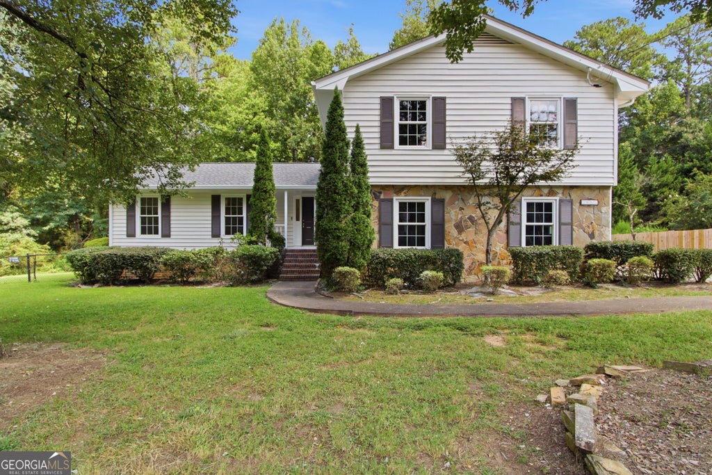 Photo of 3662 Sweet Briar Lane SE, Conyers, GA 30094 (MLS # 10846008)