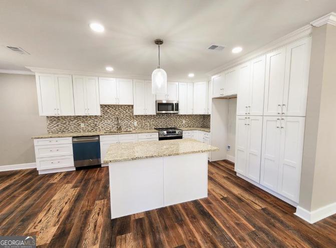 2813 W Doublegate DR