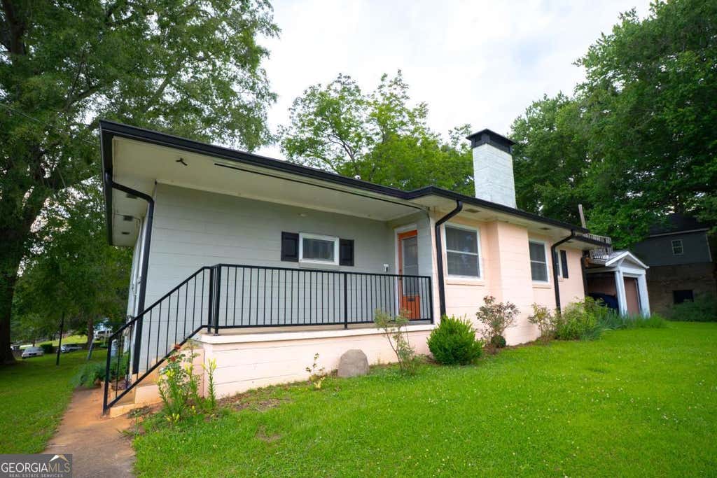 Photo of 202 S Sage Street, Toccoa, GA 30557 (MLS # 10779103)