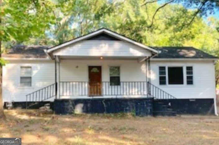 Photo of 13 Tuxedo Avenue, Newnan, GA 30263 (MLS # 10867549)