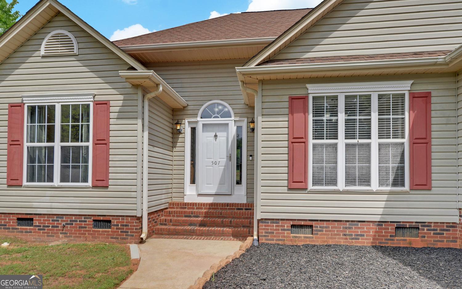 507 Laurens DR