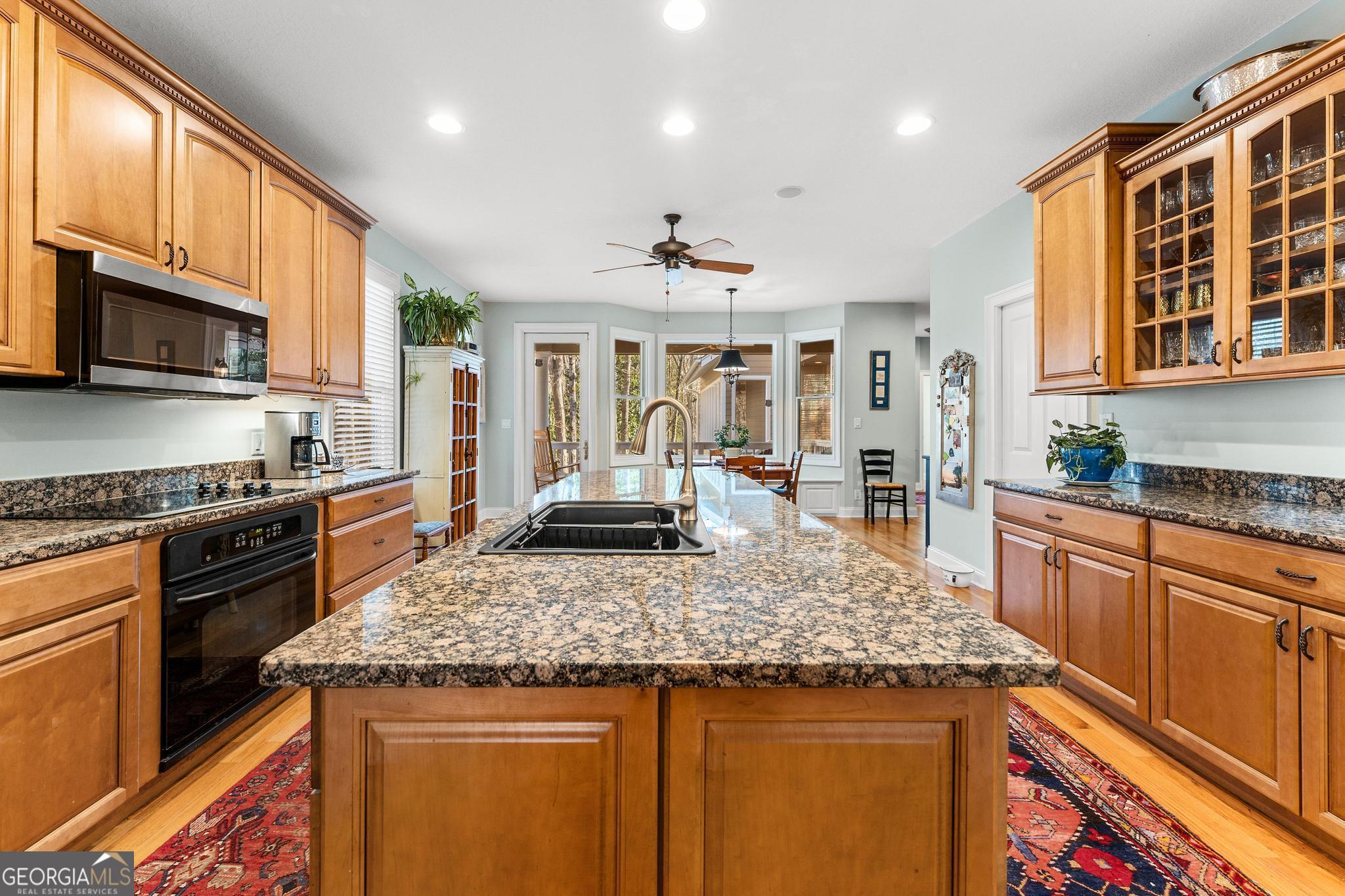 102 Evelyns WAY