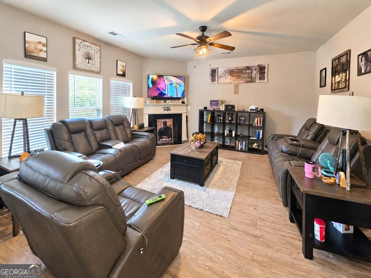 585 Emporia LOOP