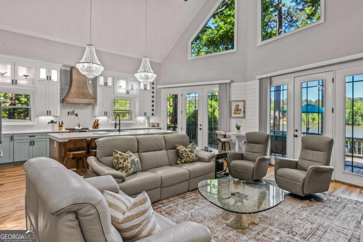 372A Possum Point DR