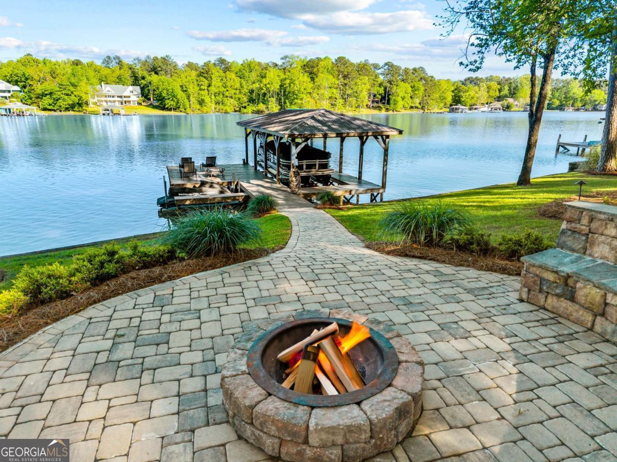 372A Possum Point DR