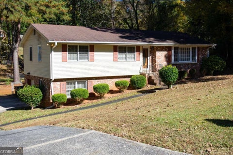 Photo of 2719 Waleska Way, East Point, GA 30344 (MLS # 10837909)