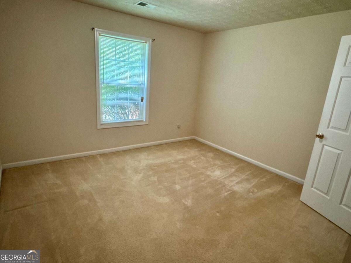 1431 Log Cabin LN