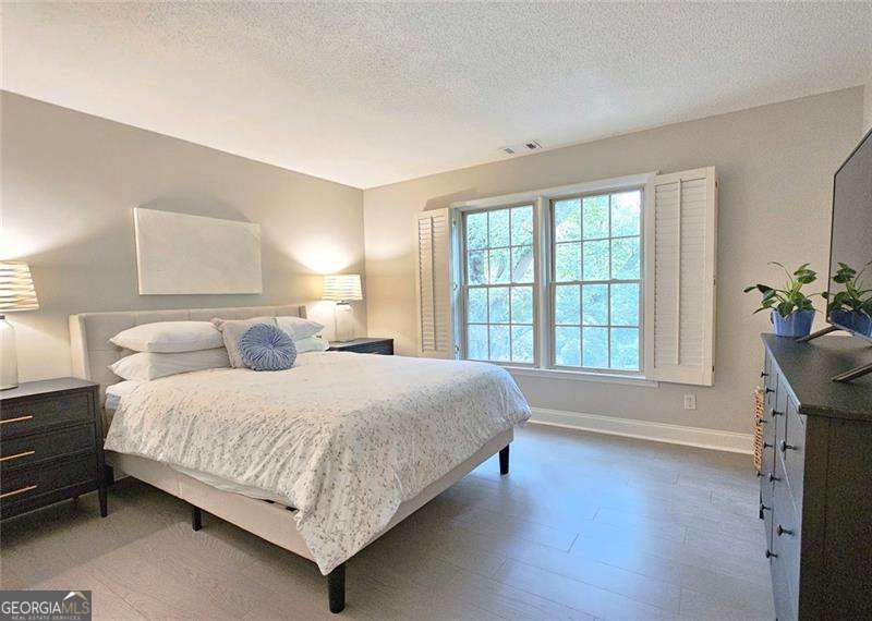 Roswell, Georgia 30075, United States, 4 Bedrooms Bedrooms, ,4 BathroomsBathrooms,Residential,Active,236897