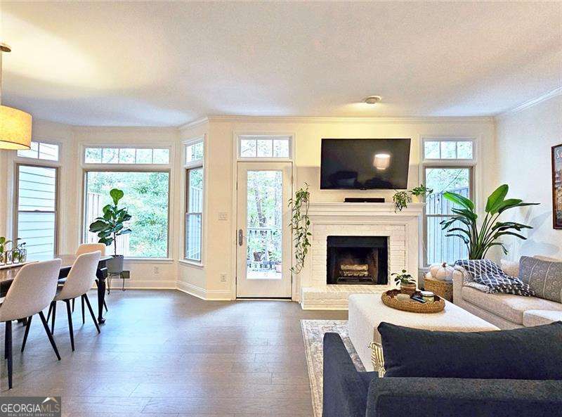 Roswell, Georgia 30075, United States, 4 Bedrooms Bedrooms, ,4 BathroomsBathrooms,Residential,Active,236897