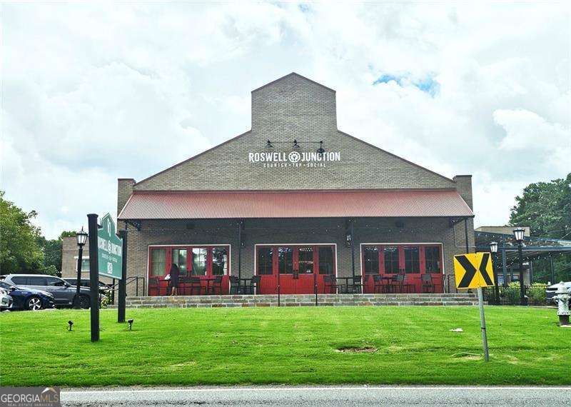 Roswell, Georgia 30075, United States, 4 Bedrooms Bedrooms, ,4 BathroomsBathrooms,Residential,Active,236897