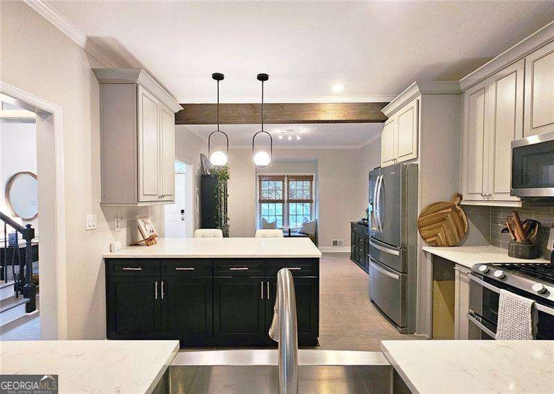 Roswell, Georgia 30075, United States, 4 Bedrooms Bedrooms, ,4 BathroomsBathrooms,Residential,Active,236897