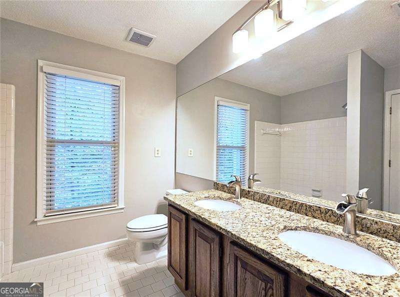 Roswell, Georgia 30075, United States, 4 Bedrooms Bedrooms, ,4 BathroomsBathrooms,Residential,Active,236897