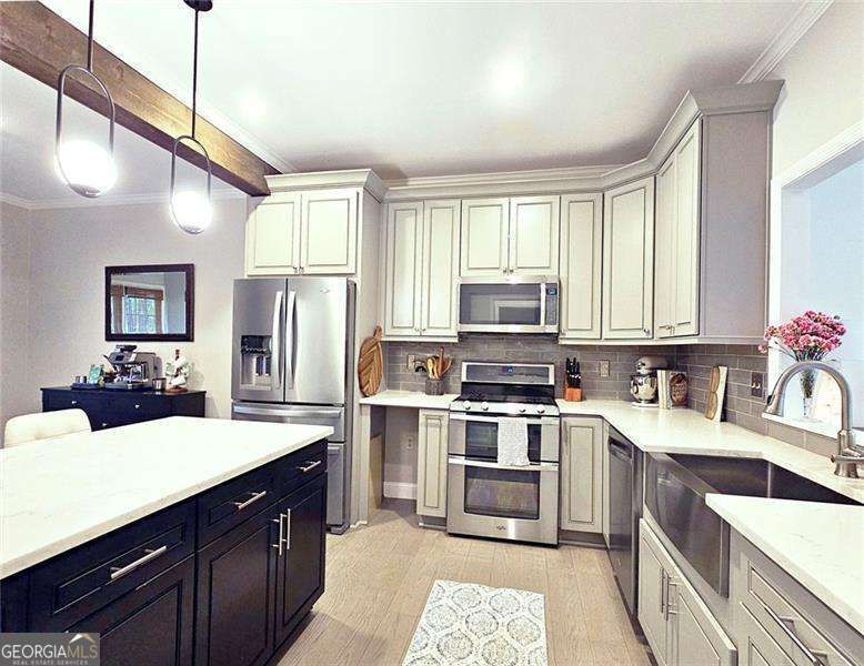 Roswell, Georgia 30075, United States, 4 Bedrooms Bedrooms, ,4 BathroomsBathrooms,Residential,Active,236897