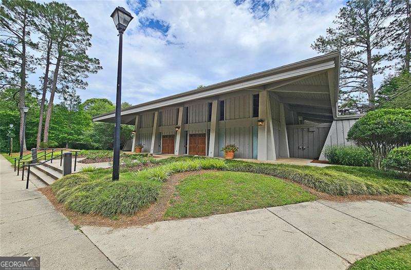 Roswell, Georgia 30075, United States, 4 Bedrooms Bedrooms, ,4 BathroomsBathrooms,Residential,Active,236897