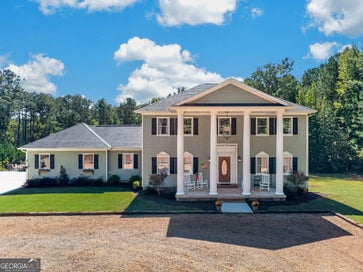 5705 Gordon RD Senoia GA 30276